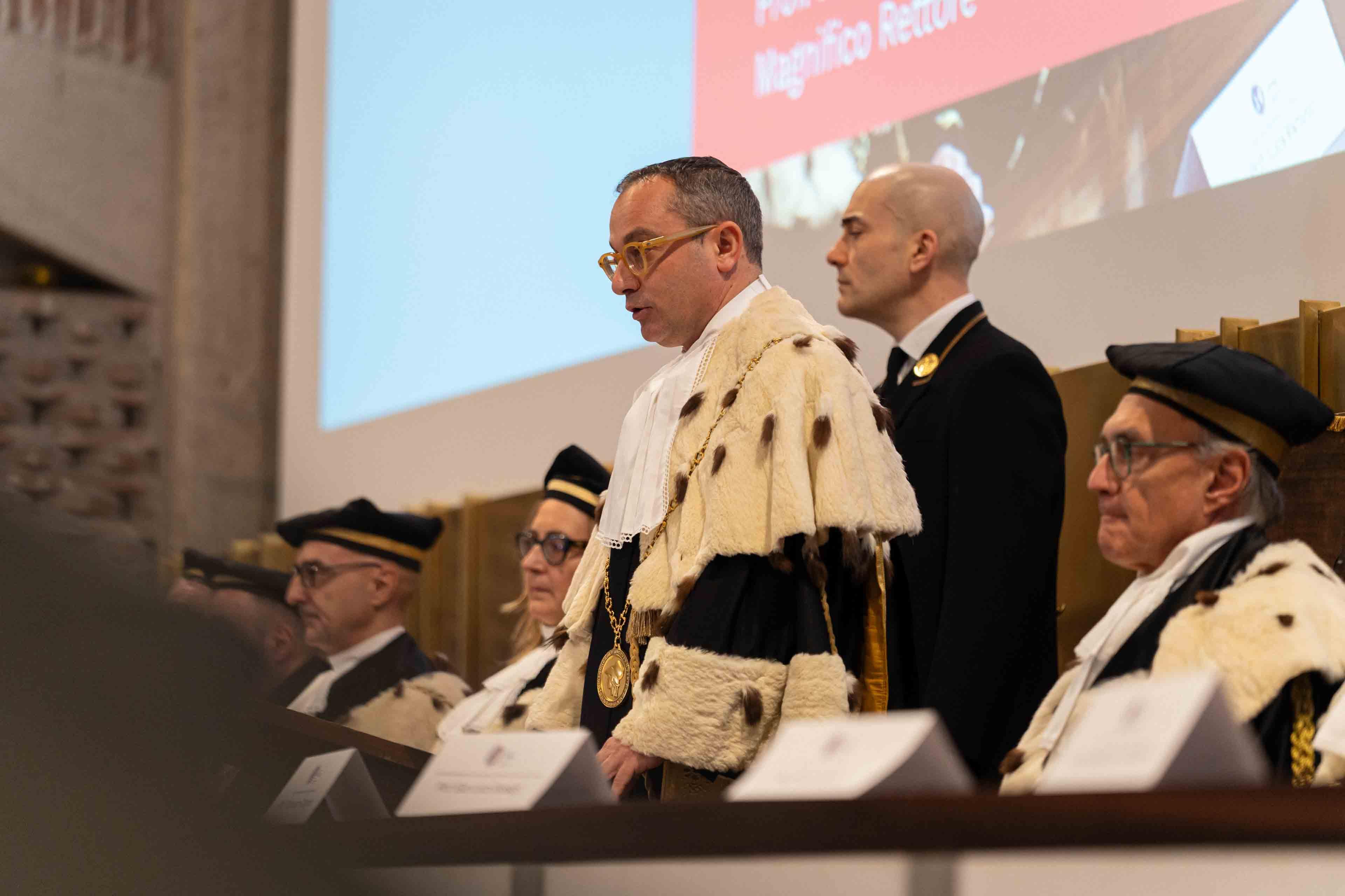 18 il magnifico rettore