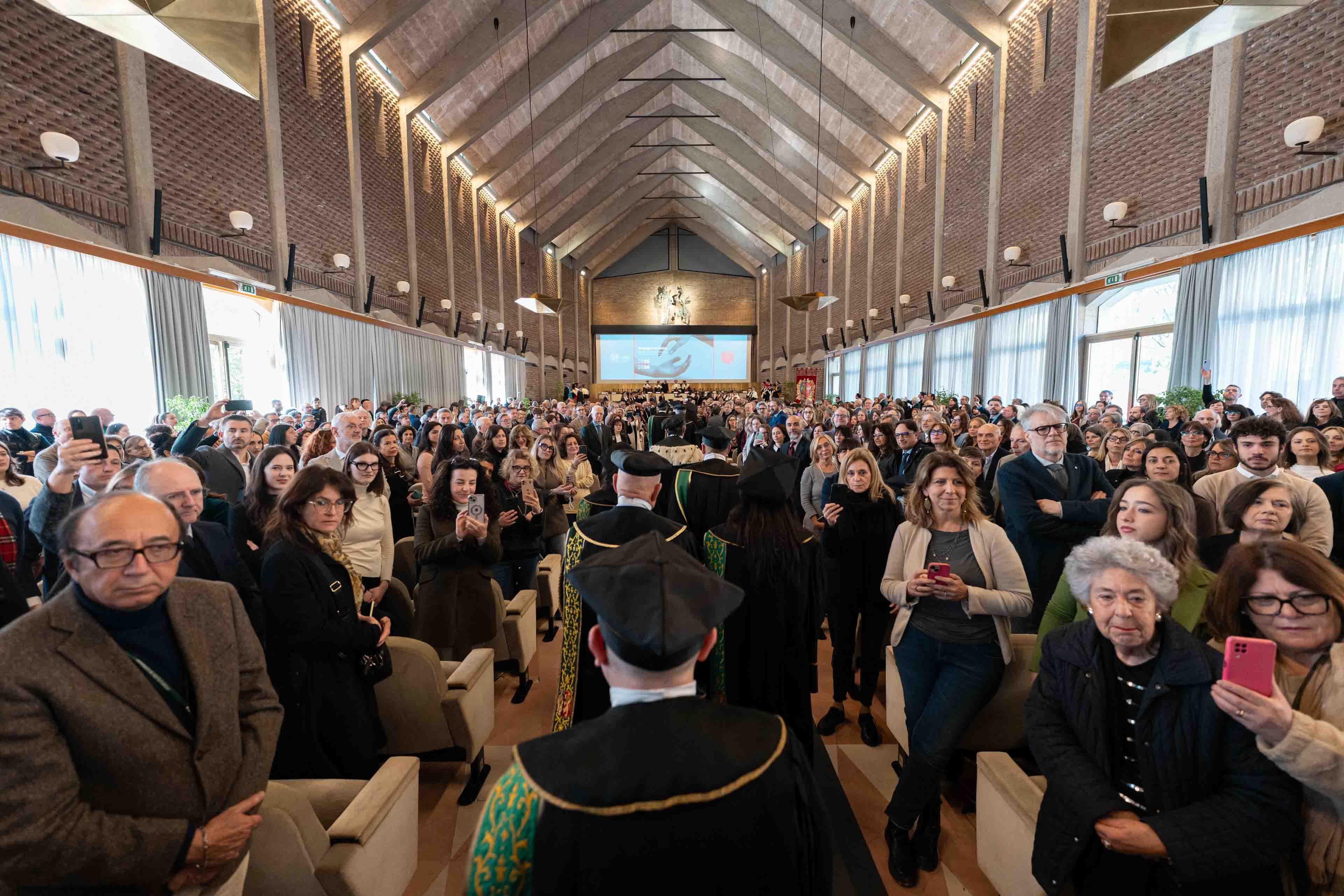4 ingresso del corteo in aula magna