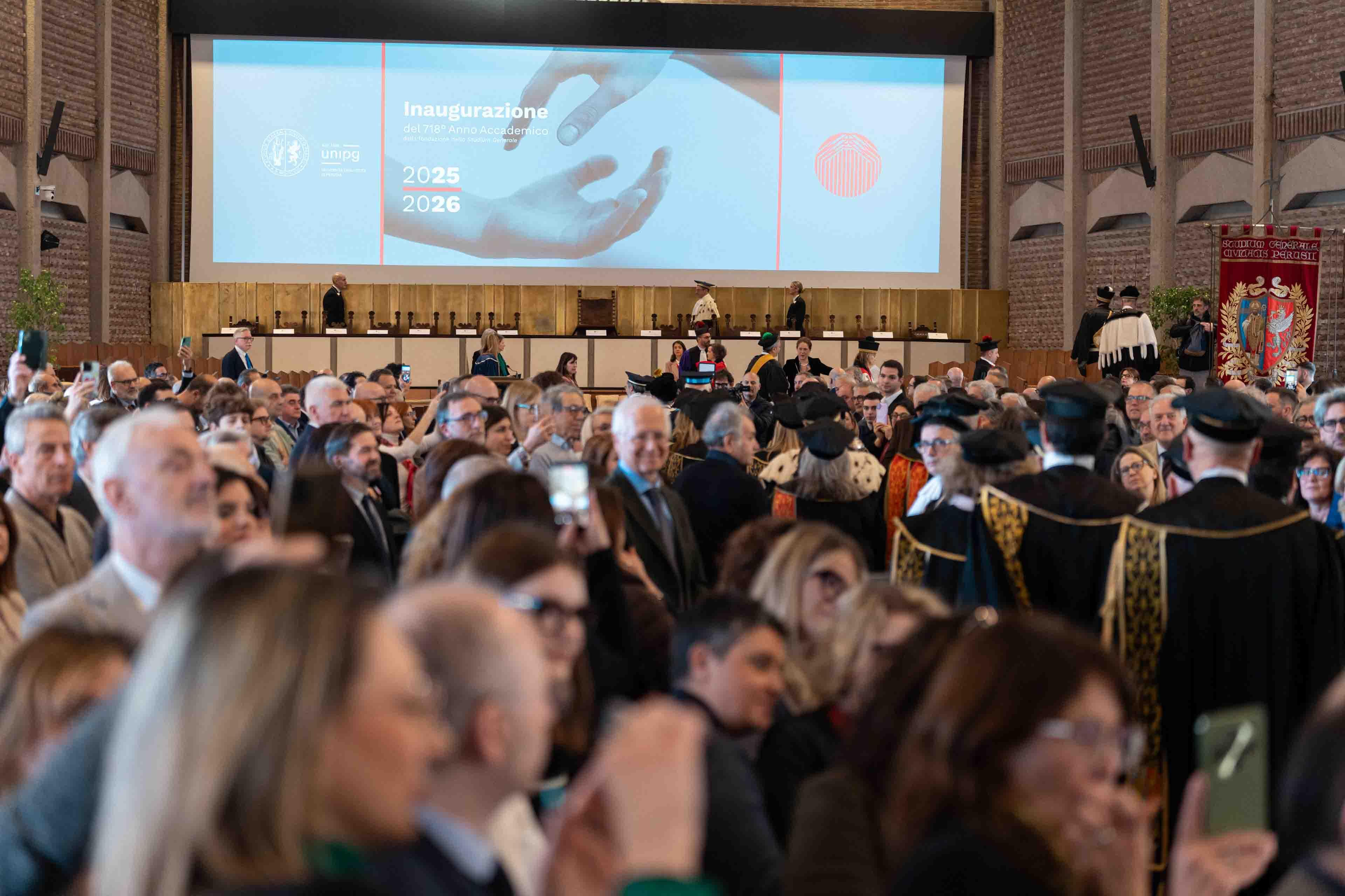 5 inzio della cerimonia in aula magna